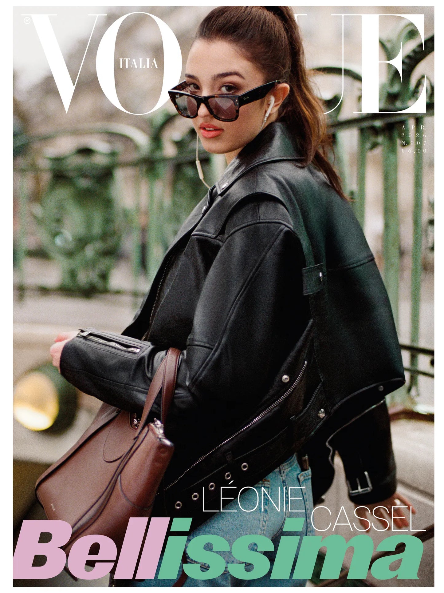 Rivista VOGUE ITALIA - Aprile Copertina dedicata a Léonie Cassel