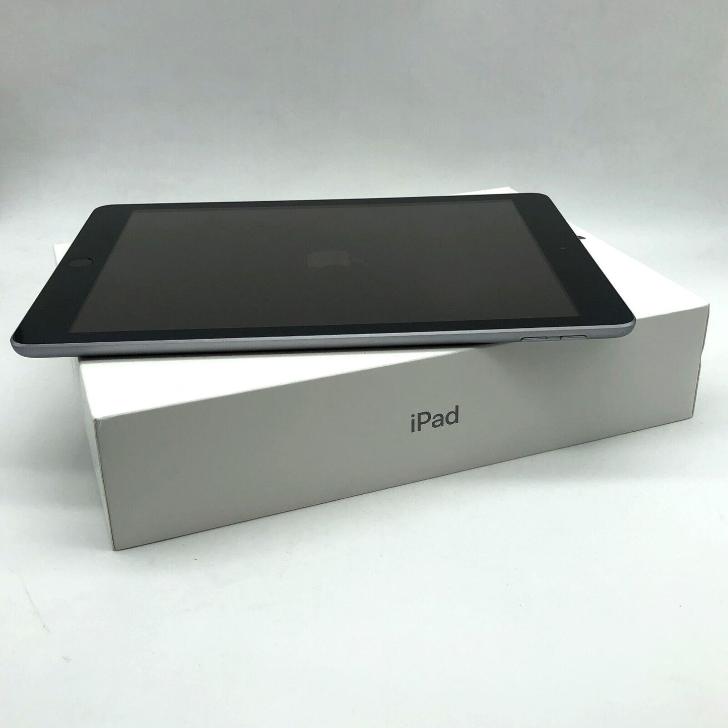 Tablet Apple iPad 5  Ricondizionato Display 9.7" pollici 32GB Grigio wifi