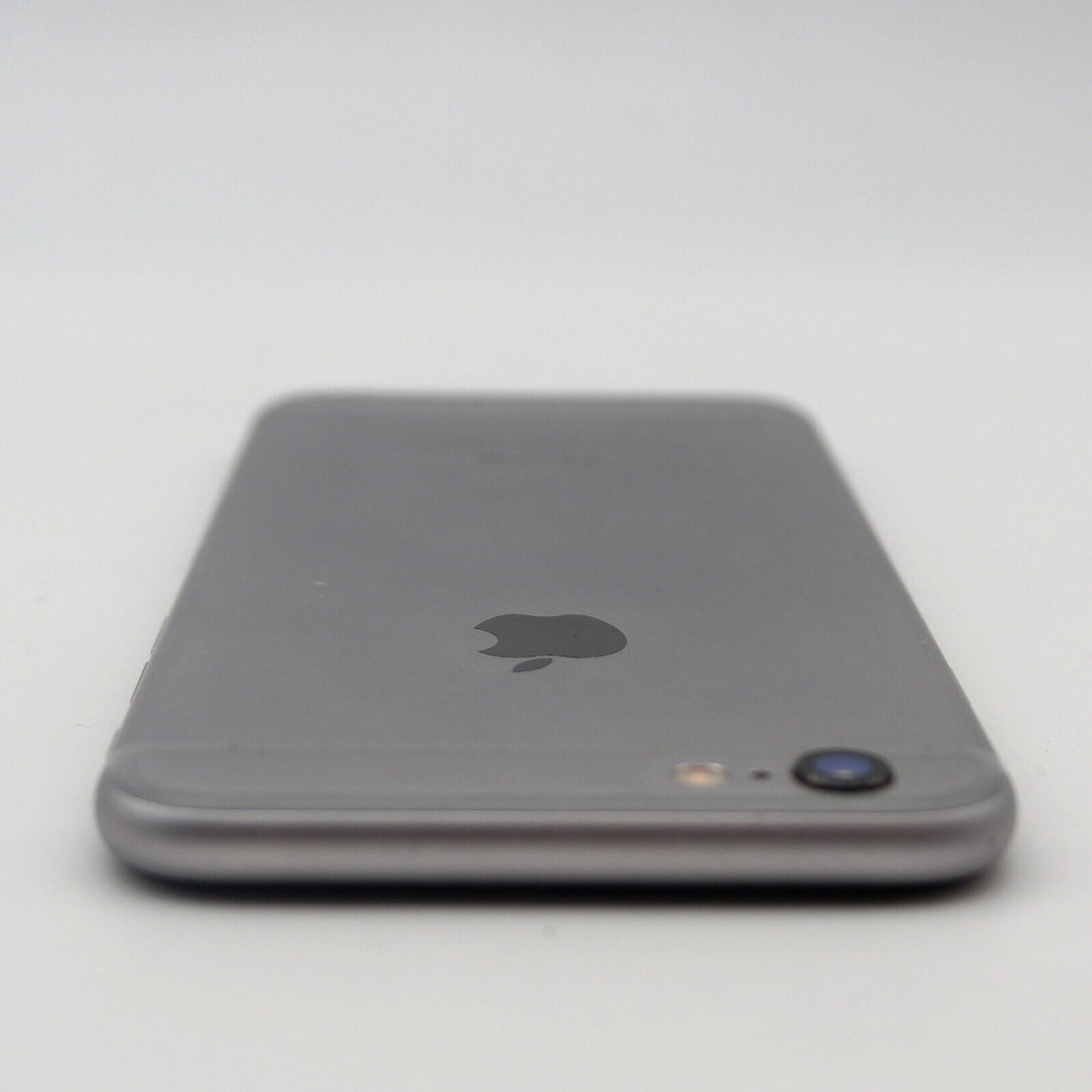 Apple iPhone 6 Reconditionné Gris sidéral Batterie 64 Go 100% Smartphone A1586 + verre