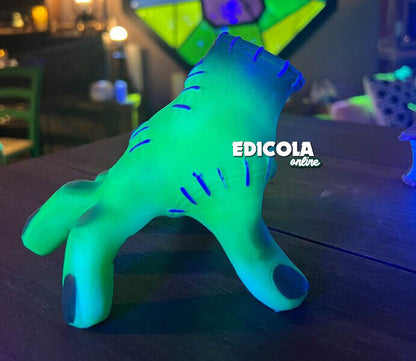 Choose the Toy Hand Elastikorps Zombie Hand Extendable Cicaboom Halloween