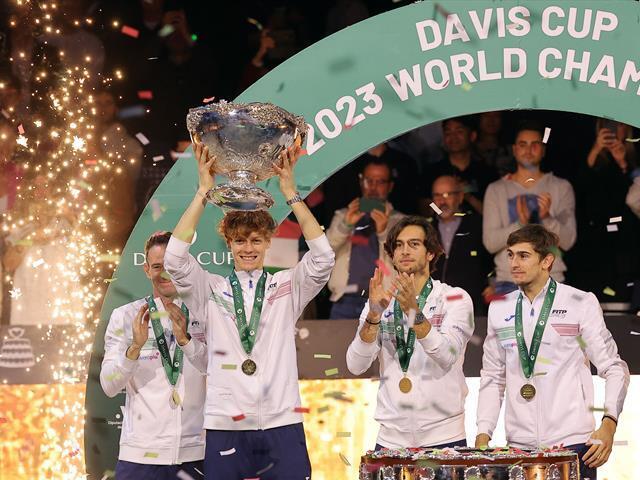Zeitung Corriere Gazzetta dello Sport alle Davis Cup BAGNAIA SINNER ITALIA