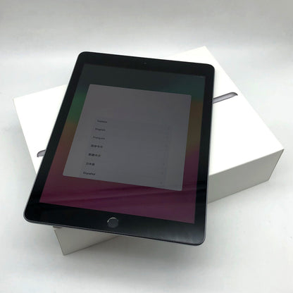 Apple iPad 6 Tablette Reconditionnée Écran 9,7 pouces 128 Go Gris 6ème WiFi