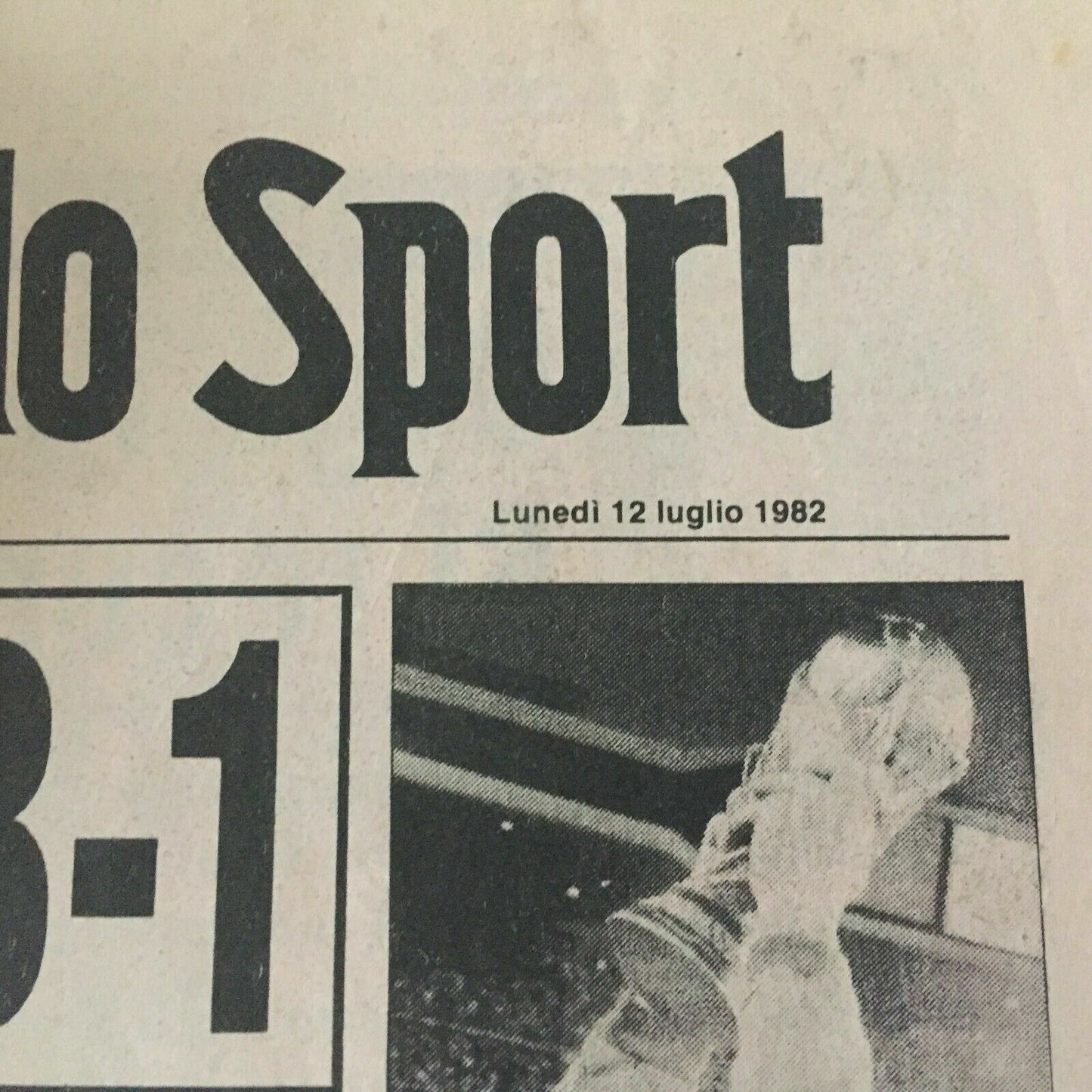 La Gazzetta dello sport ITALY 12 July + 1982 World Champions Stamp