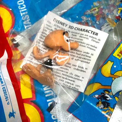 Starter Pack : Album  di Topolino + Personaggio 3D + 10 Bustine di figurine "Storie di un mondo fantastico"  2023