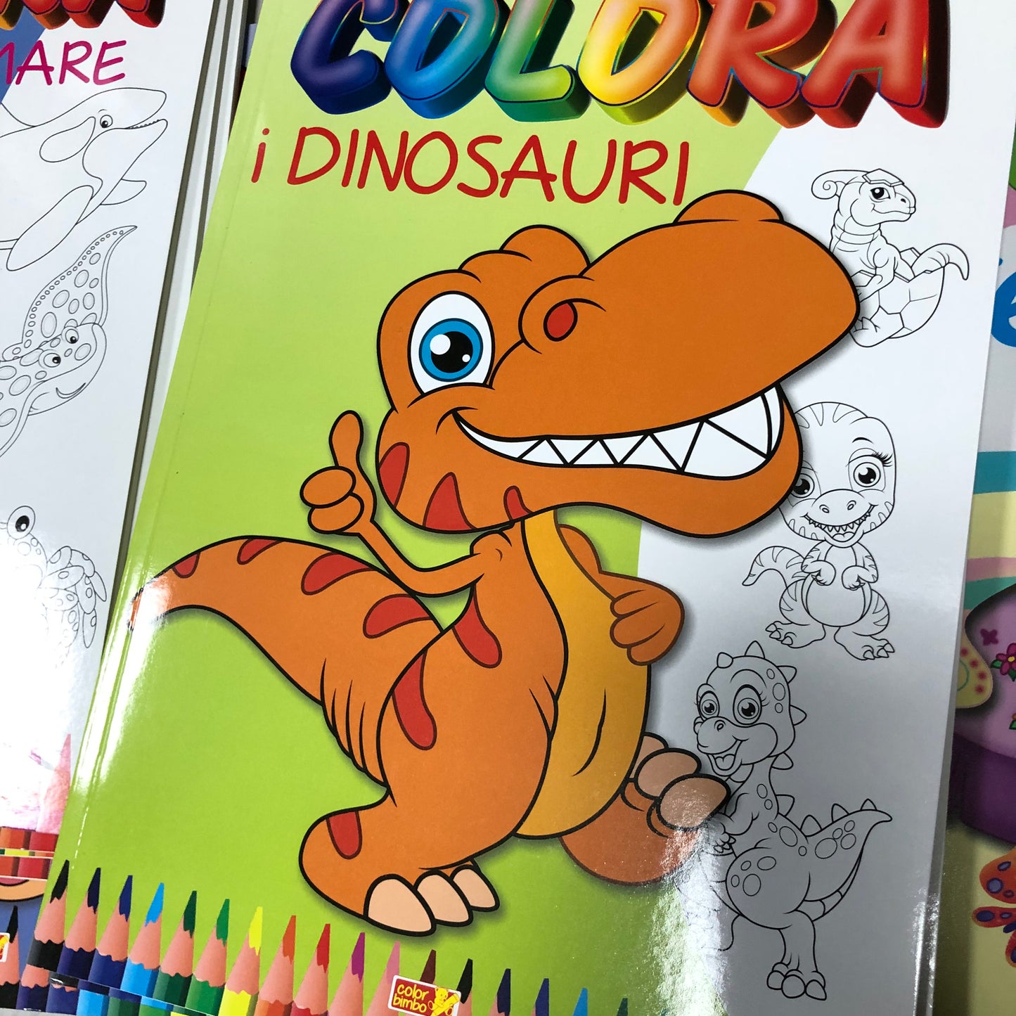 Vorrat an Malbüchern für Kinder – Neu am Kiosk