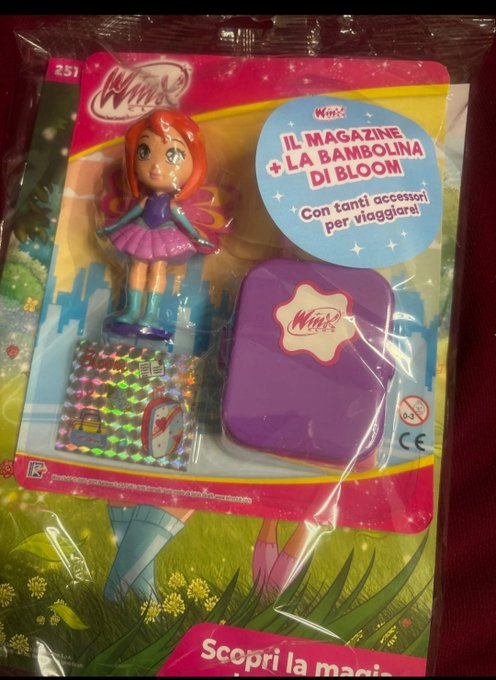 Magazine 251  Winx Club Magazine gadget Bambola di Bloom con accessori e Valigia